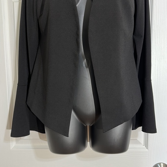 Adrianna Papell Black Bell Sleeve Open Front Asymmetrical Blazer Sz XS - Picture 5 of 12